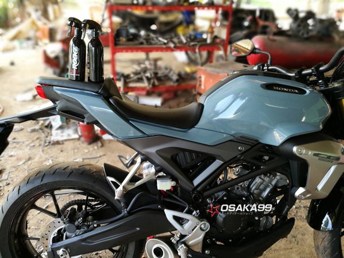 สเปรย์เคลือบแก้วรถมอเตอร์ไซต์ ROCKZ JET 819 เคลือบได้ทุกส่วน นำเข้าจาก USA บิ๊กไบค์ HONDA CB150R รถจักรยานยนต์ Big Bike รุ่นจิ๋ว
