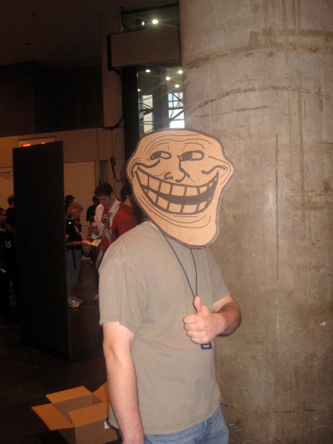 trollface-costume2_zps52269582.jpg