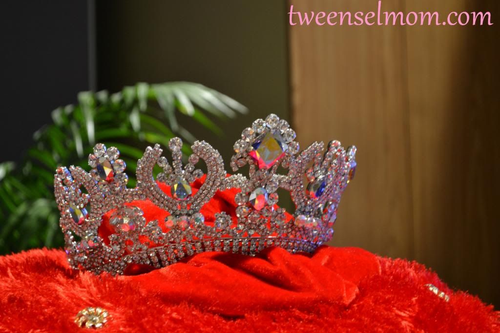 crown mrs philippines globe